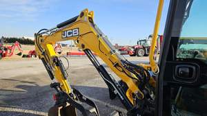 Excavadora compacta JBC 86C nueva y usada, motor diésel de bajo consumo, una de las más potentes y de mayor rendimiento. - Product Image 5
