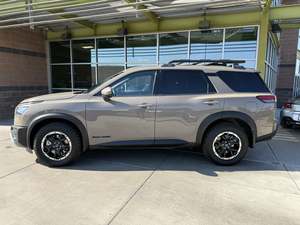 Nissan Pathfinder Rock Creek 4WD SUV 2023, Usado en Excelentes Condiciones y a un Precio Increíble - Product Image 5
