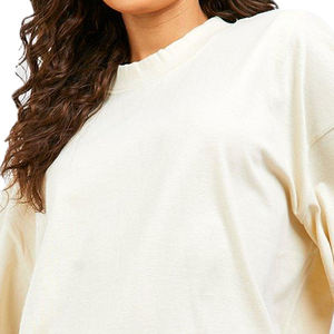 Venta al por mayor de mujeres Boxy camisetas OEM proveedor personalizado de gran tamaño suelta Ajuste de moda camiseta con logotipo de serigrafía o bordado - Product Image 4