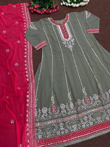 ชุดราตรีผ้าจอร์เจียแบบทอจากอินเดียสำหรับงานแต่งงานงานปาร์ตี้สไตล์ดั้งเดิมออกแบบโดยดีไซเนอร์ - Product Image 4