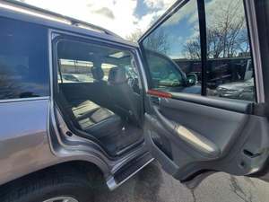 Lexus LX 570 4WD d'occasion 2008, conduite à gauche, Euro IV, 6 places, 50 001 à 75 000 miles, 200 à 250 ch - Product Image 5