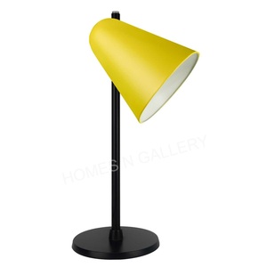 Lampe de table chambre à coucher pour la maison et le salon Lampe de table en métal avec plusieurs couleurs Décoration intérieure Design moderne en métal - Product Image 4