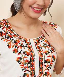 Fashion Fusion: estilo pakistaní Salwar Kameez: fusión de estilos tradicionales y modernos, creando una moda elegante y elegante - Product Image 2