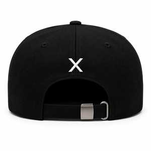 Casquette snapback à 5 panneaux, visière plate, avec logo brodé 3D, noire premium, avec boucle métallique - Product Image 2
