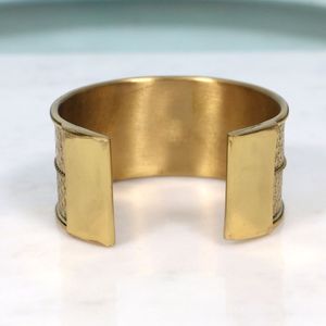 Bracelet jonc ouvert élégant en laiton plaqué argent, tendance pour femme, gravure personnalisée, idéal pour un anniversaire - Vente flash - Product Image 4