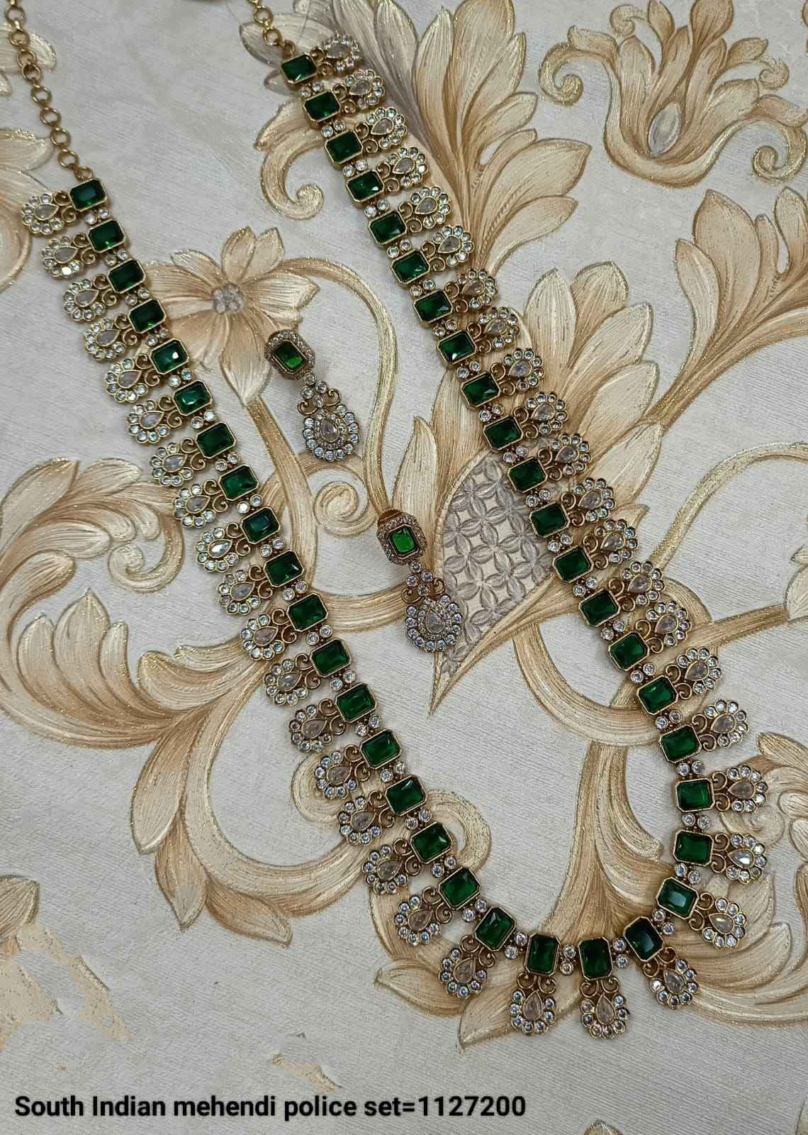 สีเขียว