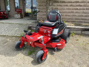 Tondeuse autoportée professionnelle Ferris 300S à braquage zéro, avec siège confortable et coupe-herbe de précision, idéale pour l'aménagement paysager - Meilleures ventes - Product Image 4