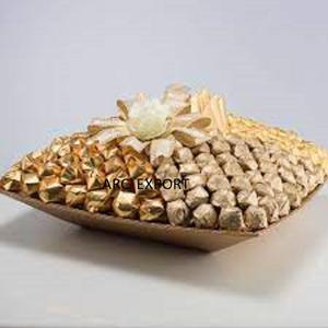 Nuevo diseño de lujo estilo Coral Golden Material Design Ware Fancy elegante acero Metal decoración servir bandeja de Chocolate para la venta - Product Image 3