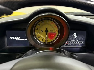 Ferrari 488 Spider Convertible 2018, Certificado, Limpio y en Buen Estado, Motor Turbo de 8L, Neumáticos R17/R20, Asientos de Cuero, Ligero, para Paseos - Product Image 5