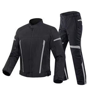 Combinaison en cuir sur mesure pour motos Racing Gear Manches complètes solides entièrement personnalisées avec fonction coupe-vent et conception de logo - Product Image 3