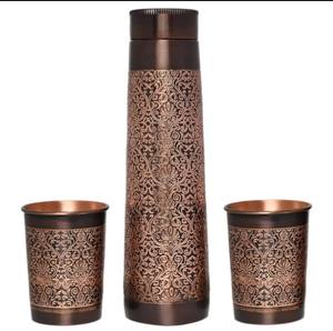 Bouteille en cuivre imprimée en couche noire pour l'eau potable et récipient d'eau en cuivre Easley Clean Classy Design pour cadeau - Product Image 1