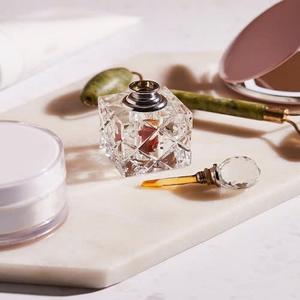 Découvrez l'attrait de la chaleur et de l'élégance Huile d'oud naturelle Huile essentielle pure pour le calme - Product Image 1