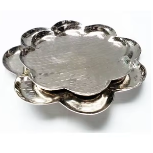 Bandeja Decorativa Multifuncional de Aluminio con Diseño Art Deco Moderno y Único, para Servir Alimentos en el Hogar, con Logotipo Personalizado - Product Image 3