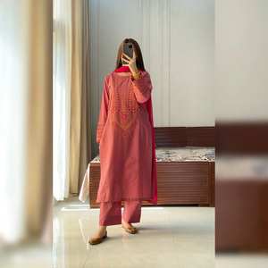 Nuevo Salwar Kameez de Diseñador para Mujer con Bordado, Dupatta Elegante, Secado Rápido, Informal, para Fiestas, Traje a Bajo Precio - Product Image 1