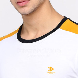 Camiseta Blanca de Manga Corta para Hombre con Ribete en Amarillo y Negro, Cuello Redondo, Estilo Casual Urbano, 100% Algodón Tejido - Product Image 6
