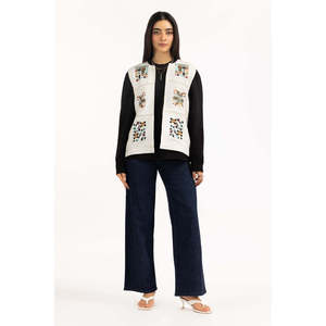 Gilet brodé Karandi pour femme IPS-55211 – Vêtement d'extérieur polyvalent pour printemps, été, hiver – Court, en jean, coton tissé, style vintage - Product Image 1