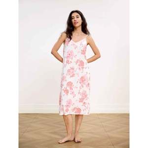 Camisón Premium para Mujer, Modelo Midnight Fern, Transpirable, de Bambú y Spandex, con Cierre de Botones, Logotipo Personalizable, Ropa de Dormir - Product Image 3