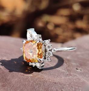 Bagues en or massif 10 carats pour femmes coupe coussin cultivé en laboratoire VVS diamant Style classique pour les fêtes de mariage-IGI certifié - Product Image 5