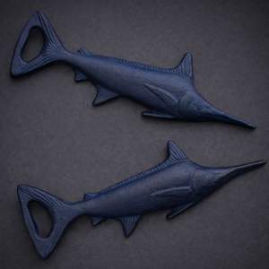 Abridor de Botellas de Hierro Fundido con Diseño Náutico de Pez Espada, Agarre Fuerte, Acabado Duradero, Perfecto para el Hogar, Bar y Decoración Costera - Product Image 1