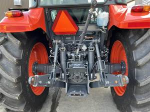 Tractor 2022 M5-111HDC24-1: Máquina Utilitaria de Alto Rendimiento con Comodidad Avanzada - Product Image 3