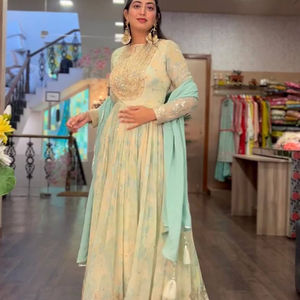 NUEVO VESTIDO DE FIESTA PESADO GEORGETTE CON DUPATTA - Product Image 1