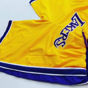 เสื้อบาสเก็ตบอลขนาดใหญ่พิเศษผ้าโพลีเอสเตอร์100% ดีไซน์ใหม่แบบกลับด้านได้ตามต้องการ - Product Image 5