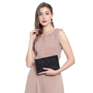 Nuevo Bolso de Mano de Moda con Diseño de Flores Bordadas en Seda de Alta Calidad para Mujer, Hecho a Mano en India, con Logotipo Personalizado y Embalaje para Cualquier Ocasión - Product Image 3