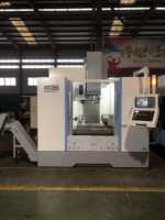 Machine de fraisage CNC verticale à 3 axes VMC 855 avec vitesse d'alimentation élevée de 36 m/min
