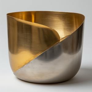 Jardinière en métal mat et brillant de style bicolore pour les espaces raffinés à la recherche d'accents naturels équilibrés - Product Image 4