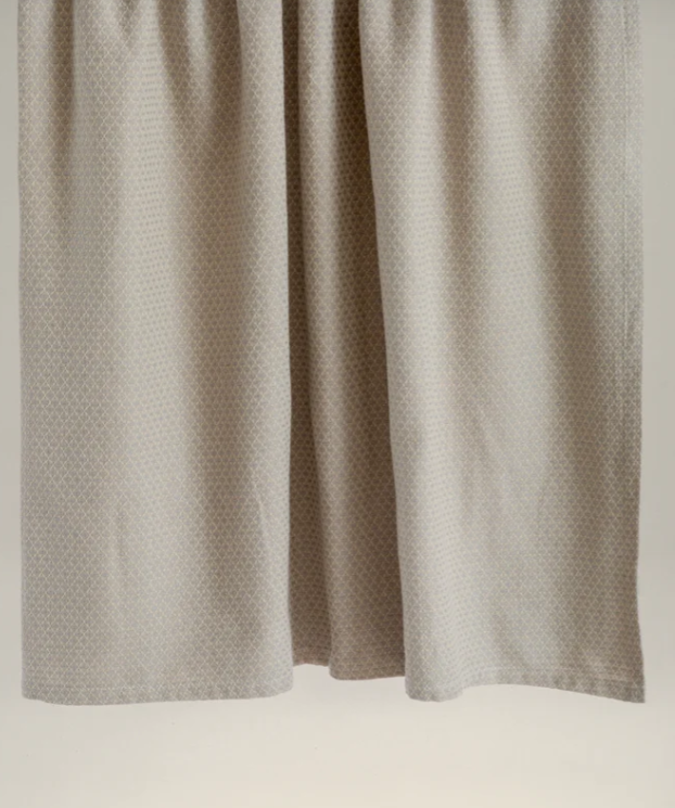 สีเทาอ่อน