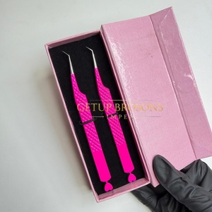 Pince à épiler GETUP BROSONS IMPEX 45 rose vif à pointe argentée en acier inoxydable, acrylique, anti-magnétique, anti-statique, pour une préhension parfaite des cils - Product Image 4