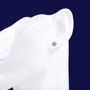 Pendientes de Moissanita con Corte Brillante y Engaste de Cuatro Puntas, Estilo Clásico y Minimalista, Chapados en Oro de 18k sobre Plata de Ley, Tianyu Gems - Product Image 1