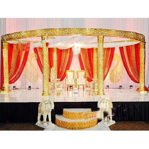 Juego de Seis Pilares de Fibra Tallados en Dorado para Bodas y Fiestas, Elegante Diseño de Mandap Jali, DST Exports para Eventos en Australia - Product Image 1