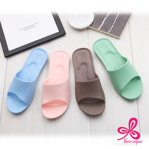 Zapatillas veraniegas antideslizantes para hombre y mujer, chanclas verdes antideslizantes - Product Image 2