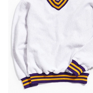 Sudadera Blanca con Cuello Redondo, Bordado Personalizado en Chenilla con Ribete Dorado y Morado, Unisex, OEM, Invierno, Estampada - Product Image 5