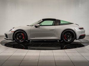 NOUVELLES ARRIVÉES : Porsche 911 Targa 4 GTS Cabriolet AWD 2022 d'occasion, blanc éclatant, jantes en alliage R18, sièges en cuir, système de navigation, télécommande - Product Image 3