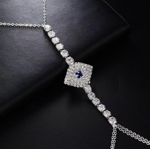 Lencería de borlas brillantes con cadena corporal hecha a mano para fiestas en la playa - Product Image 2