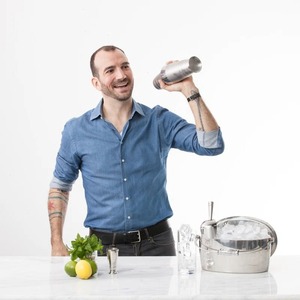 Stainless Steel <b>Cocktail</b> <b>Shaker</b> <b>Set</b> with Elegant Wooden Base and Lid for Weddings and Special Events - Product Image 5