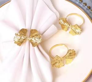 Motif de fleur plaqué or et argent pour la décoration de mariage et de banquet à la maison Rond de serviette Porte-serviettes en métal de haute qualité - Product Image 3