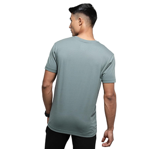 T-shirt col V pour homme, personnalisé par le fabricant BD, de haute qualité, couleur unie, manches courtes, coupe ajustée, respirant, tricoté, respectueux de l'environnement - Product Image 4