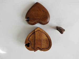 Boîte de rangement pour bijoux en bois naturel avec couvercle, boîte à souvenirs en bois faite à la main pour bagues et boucles d'oreilles, pour cadeau et décoration - Product Image 4