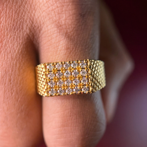 Bague en or jaune 9 carats pour homme Luxe Heritage avec diamant Moissanite – Accessoire élégant d'inspiration Heritage - Product Image 4