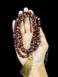Collana di perle di Mala occhio di tigre rossa 108 perle di preghiera pietra preziosa per la <span class=keywords><strong>fertilità</strong></span> cuore Chakra regalo pietra semipreziosa pietra rossa artigianale - Product Image 3