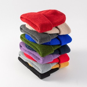 Bonnet de ski unisexe en tricot jacquard acrylique Dobby Bonnet de ski doux et chaud Bonnets d'hiver classiques de haute qualité personnalisés Vente en gros - Product Image 1