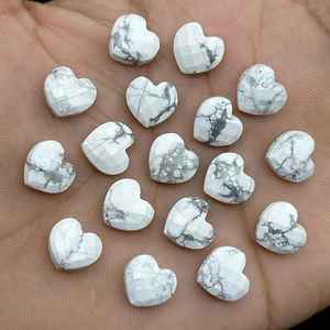 Amuletos de Joyería de Howlita Blanca Natural Tallados a Mano en Forma de Corazón Facetado - Product Image 4