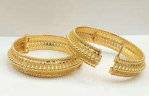 GRM Juego de brazaletes de Latón chapado en oro de 24 quilates para mujer, 2 accesorios de moda para boda, compromiso, fiesta, regalo de aniversario - Product Image 2