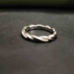 Elegante Anillo de Eternidad con Diamantes Chapado en Acero Inoxidable y Plata de Ley 925, Estilo Moderno para Regalo de San Valentín - Product Image 4