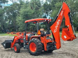 Tracteur KUBOTA M62 TLB LOADER BACKHOE d'occasion en bon état, offres spéciales, tracteur de 62 ch - Product Image 6