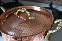 Ensemble de cuisine classique en acier inoxydable martelé, finition laiton pur, 2 pièces, écologique, compatible lave-vaisselle, avec casserole et couvercle