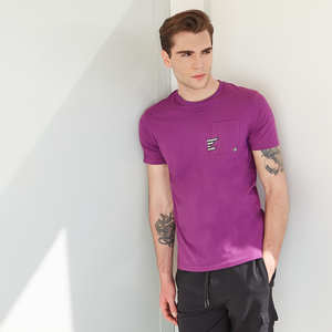 T-shirt 100% cotone traspirante di alta qualità per gli uomini OEM girocollo maglia viola modello solido - Product Image 2